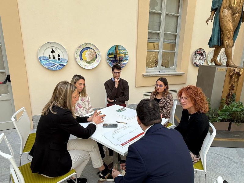 No alternative text description for this image